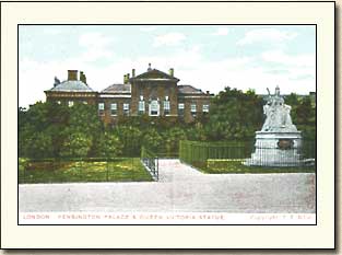 Kensington Palace and Queen Victoria Statue