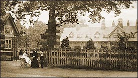 Palmers Green Skinners Almshouses 1905