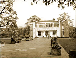 Dollis Hill House, Gladstone Park 25/4/1982